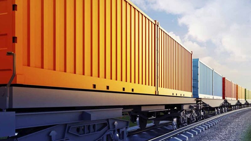 Преимущества грузовых железнодорожных перевозок: эффективность, надежность и экономическая выгода