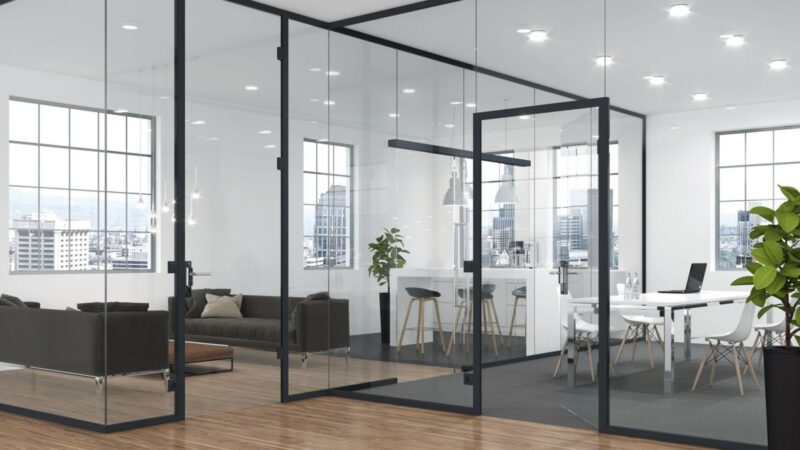 Стеклянные офисные перегородки: стильное и функциональное решение для рабочей среды